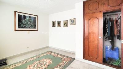 Apartamento de 3 alcobas en venta en Laureles, Medellín, 153 m² · foto 9 de 19