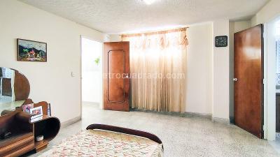 Apartamento de 3 alcobas en venta en Laureles, Medellín, 153 m² · foto 10 de 19