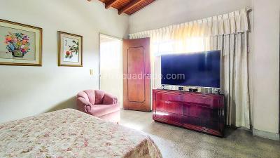 Apartamento de 3 alcobas en venta en Laureles, Medellín, 153 m² · foto 8 de 20