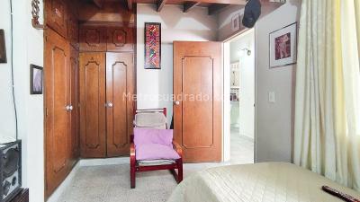 Apartamento de 3 alcobas en venta en Laureles, Medellín, 153 m² · foto 10 de 20