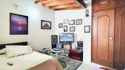 Apartamento de 3 alcobas en venta en Laureles, Medellín, 153 m² · foto 11 de 20