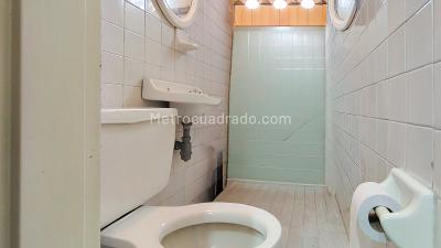 Apartamento de 3 alcobas en venta en Laureles, Medellín, 153 m² · foto 13 de 20