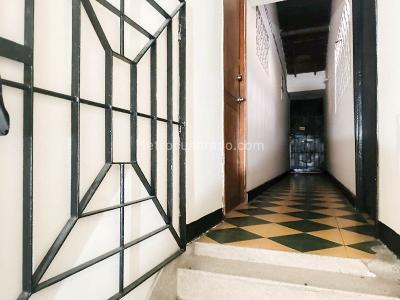 Casa de 4 alcobas en venta en Laureles, Medellín, 365 m² · foto 9 de 9