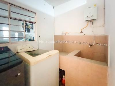 Casa de 3 alcobas en venta en San Javier, Medellín, 136 m² · foto 9 de 11