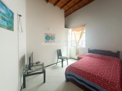 Apartamento de 1 alcoba en venta en La America, Medellín, 38 m² · foto 3 de 8