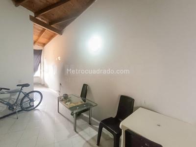 Apartamento de 1 alcoba en venta en La America, Medellín, 38 m² · foto 4 de 8