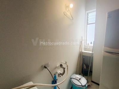Apartamento de 1 alcoba en venta en La America, Medellín, 38 m² · foto 6 de 8