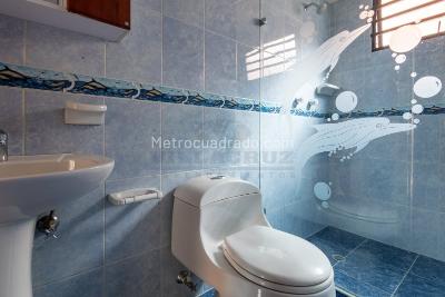 Casa de 3 alcobas en venta en La America, Medellín, 144 m² · foto 12 de 20