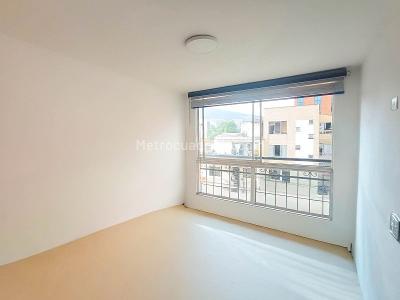 Apartamento en venta en La America, Medellín · foto 3 de 18