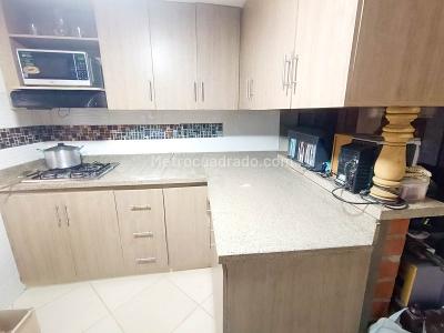 Apartamento en venta en La America, Medellín · foto 4 de 18