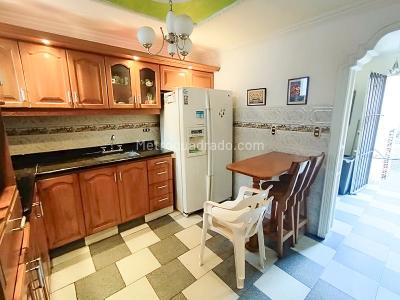 Casa de 3 alcobas en venta en La America, Medellín, 272 m² · foto 5 de 20