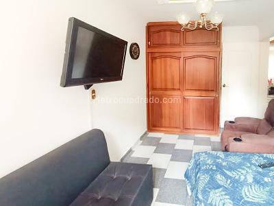 Casa de 3 alcobas en venta en La America, Medellín, 272 m² · foto 8 de 20