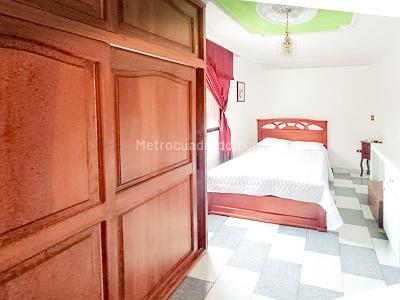 Casa de 3 alcobas en venta en La America, Medellín, 272 m² · foto 9 de 20