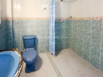Casa de 3 alcobas en venta en La America, Medellín, 272 m² · foto 13 de 20