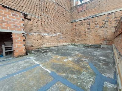 Casa de 3 alcobas en venta en La America, Medellín, 272 m² · foto 19 de 20