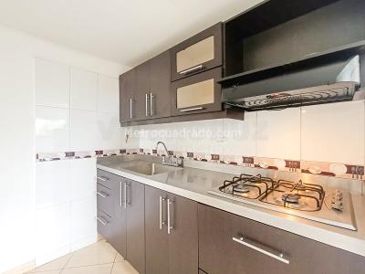 Apartamento de 3 alcobas en venta en America Niza, Medellín, 76 m² · foto 2 de 19