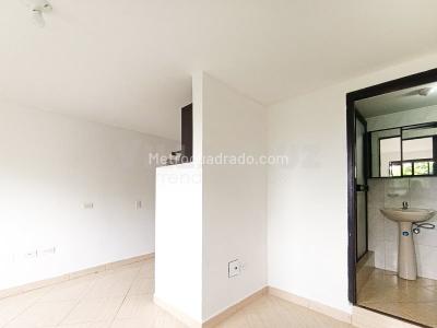 Apartamento de 3 alcobas en venta en America Niza, Medellín, 76 m² · foto 12 de 19
