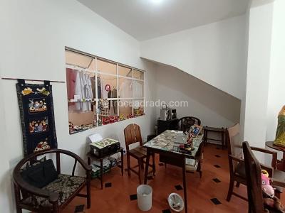 Casa de 5 alcobas en venta en La Floresta, Medellín, 216 m² · foto 2 de 12