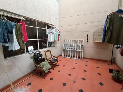 Casa de 5 alcobas en venta en La Floresta, Medellín, 216 m² · foto 5 de 12