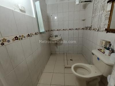 Casa de 5 alcobas en venta en La Floresta, Medellín, 216 m² · foto 12 de 12