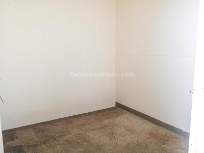 Casa de 4 alcobas en arriendo en El Velodromo, Medellín, 200 m² · foto 4 de 10