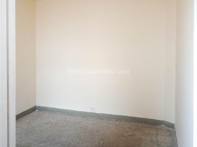 Casa de 4 alcobas en arriendo en El Velodromo, Medellín, 200 m² · foto 9 de 10