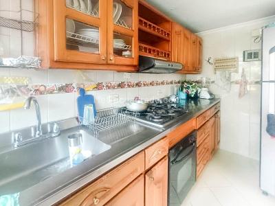 Apartamento de 4 alcobas en venta en Carlos E Restrepo, Medellín, 118 m² · foto 4 de 11