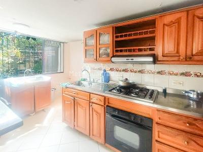 Apartamento de 4 alcobas en venta en Carlos E Restrepo, Medellín, 118 m² · foto 5 de 11