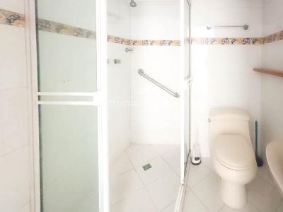 Apartamento de 4 alcobas en venta en Carlos E Restrepo, Medellín, 118 m² · foto 10 de 11