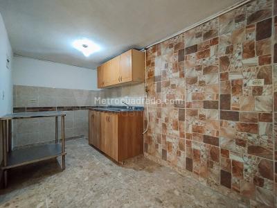 Apartamento de 2 alcobas en venta en Villa Hermosa, Medellín, 67 m² · foto 3 de 14