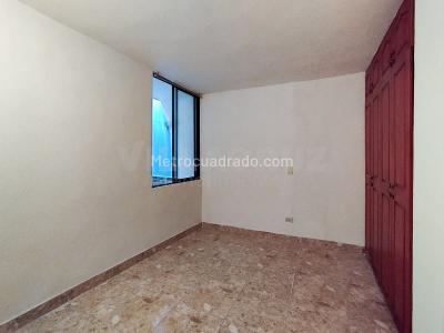 Apartamento de 2 alcobas en venta en Villa Hermosa, Medellín, 67 m² · foto 9 de 14