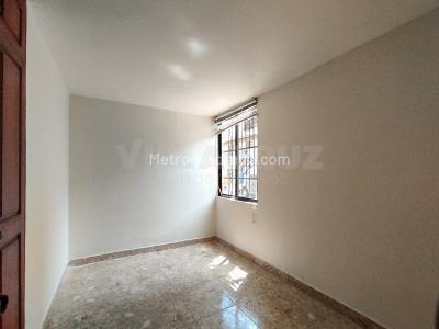 Apartamento de 2 alcobas en venta en Villa Hermosa, Medellín, 67 m² · foto 11 de 14
