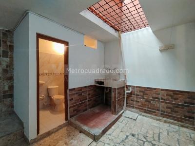 Apartamento de 2 alcobas en venta en Villa Hermosa, Medellín, 67 m² · foto 13 de 14
