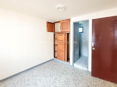 Casa de 4 alcobas en venta en Manrique, Medellín, 131 m² · foto 10 de 20