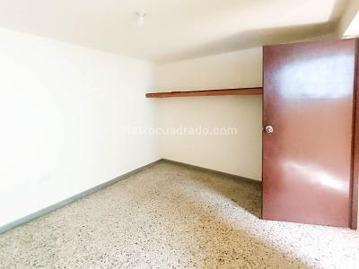 Casa de 4 alcobas en venta en Manrique, Medellín, 131 m² · foto 12 de 20