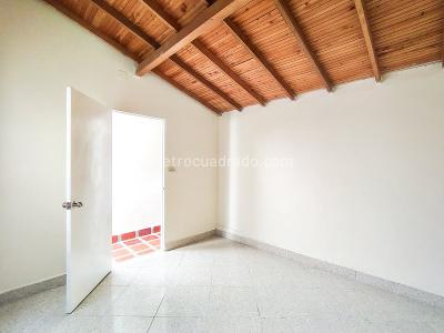 Casa de 4 alcobas en venta en Campo Valdes, Medellín, 140 m² · foto 12 de 20