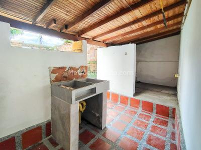 Casa de 4 alcobas en venta en Campo Valdes, Medellín, 140 m² · foto 14 de 20