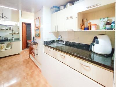 Casa de 5 alcobas en venta en Francisco Antonio Zea, Medellín, 60 m² · foto 2 de 20