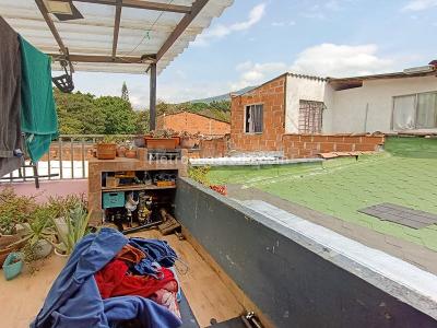Casa de 5 alcobas en venta en Francisco Antonio Zea, Medellín, 60 m² · foto 19 de 20