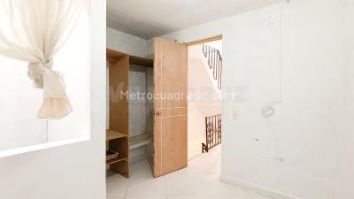 Casa de 3 alcobas en venta en Robledo, Medellín, 67 m² · foto 5 de 16