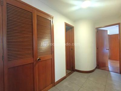 Apartamento de 3 alcobas en venta en El Poblado, Medellín, 176 m² · foto 10 de 20