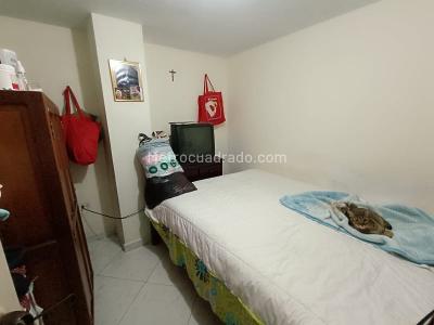 Casa de 3 alcobas en venta en Centro, Medellín, 133 m² · foto 2 de 13