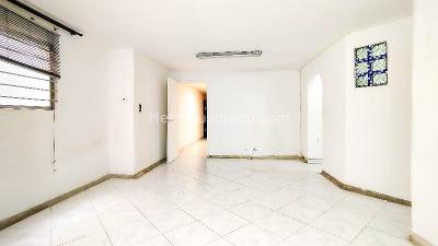 Apartamento de 2 alcobas en venta en Centro, Medellín, 54 m² · foto 4 de 8