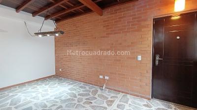 Apartamento de 2 alcobas en venta en Envigado, Envigado, 66 m² · foto 2 de 18
