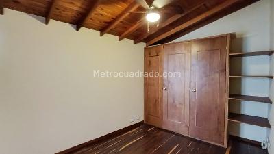 Apartamento de 2 alcobas en venta en Envigado, Envigado, 66 m² · foto 10 de 18