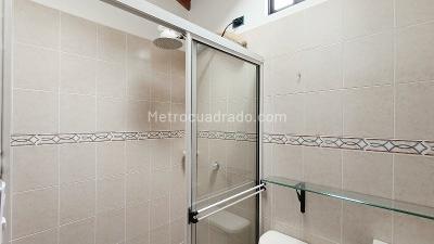 Apartamento de 2 alcobas en venta en Envigado, Envigado, 66 m² · foto 15 de 18