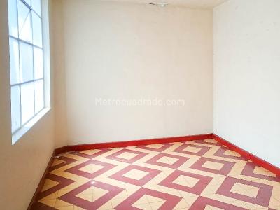 Casa de 4 alcobas en arriendo en El Velodromo, Medellín, 180 m² · foto 7 de 12