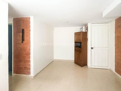 Apartamento en venta en Robledo, Medellín · foto 2 de 10