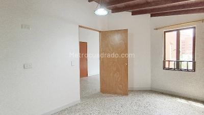 Apartamento de 2 alcobas en arriendo en La America, Medellín, 112 m² · foto 8 de 19