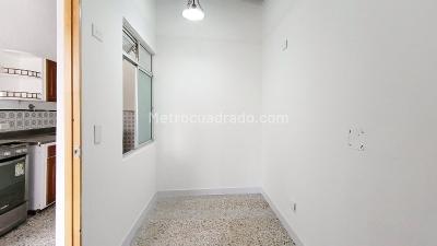 Apartamento de 2 alcobas en arriendo en La America, Medellín, 112 m² · foto 11 de 19